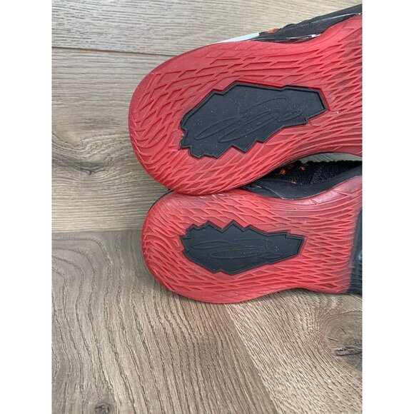 Nike Boys Lebron Size 5.5 - 17 Sneaker Athletic Black Red Pull Tab Logo Lace Up - Picture 4 of 10
